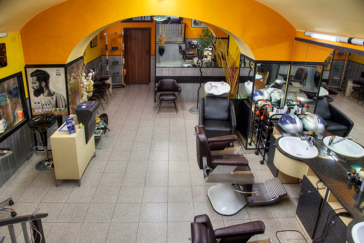 Il salone di parrucchiere e barberia di Luca Conti